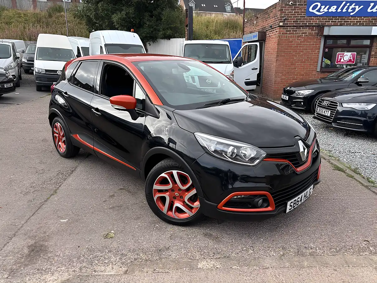 Used 2014 Renault Captur Dynamique S Medianav Black - Interior and Exterior details 3