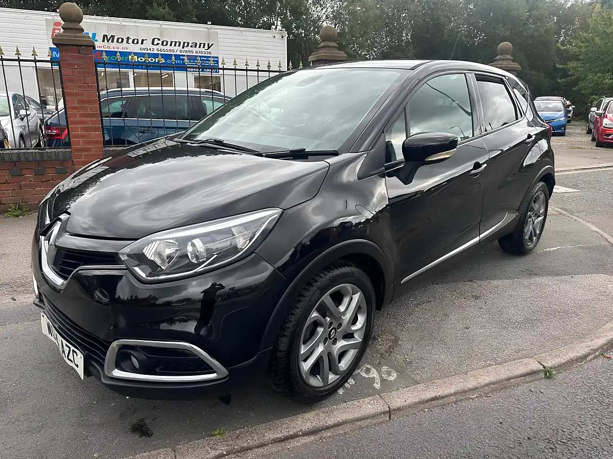 Used 2014 Renault Captur Dynamique S Medianav Black - Interior and Exterior details 11