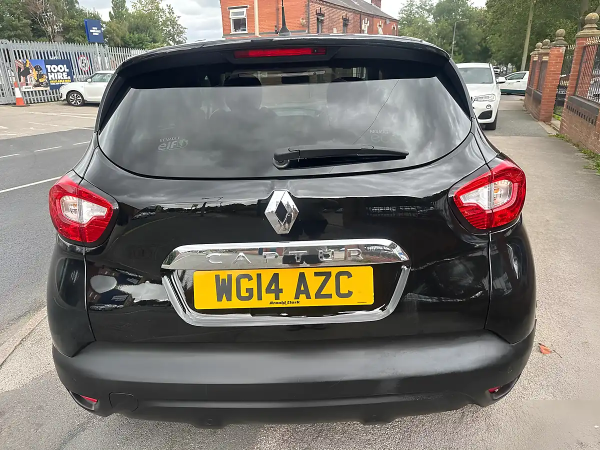 Used 2014 Renault Captur Dynamique S Medianav Black - Interior and Exterior details 12