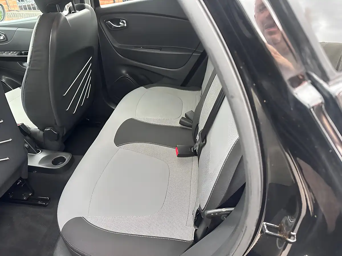 Used 2014 Renault Captur Dynamique S Medianav Black - Interior and Exterior details 16