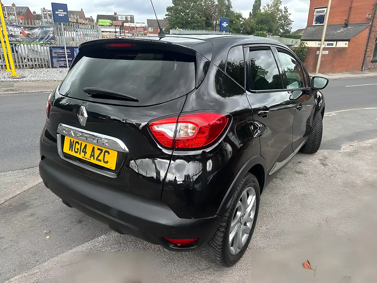 Used 2014 Renault Captur Dynamique S Medianav Black - Interior and Exterior details 3