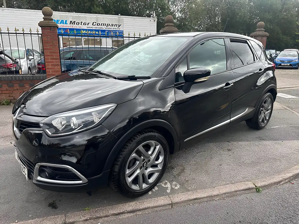 Used 2014 Renault Captur Dynamique S Medianav Black - Interior and Exterior details 6
