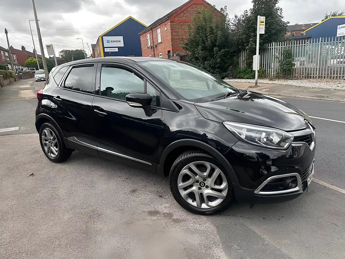 Used 2014 Renault Captur Dynamique S Medianav Black - Interior and Exterior details 7