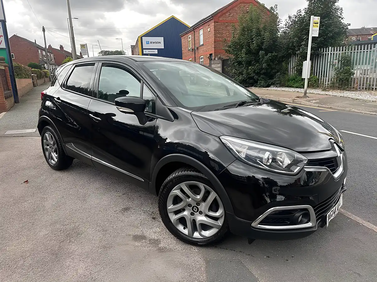 Used 2014 Renault Captur Dynamique S Medianav Black - Interior and Exterior details 8