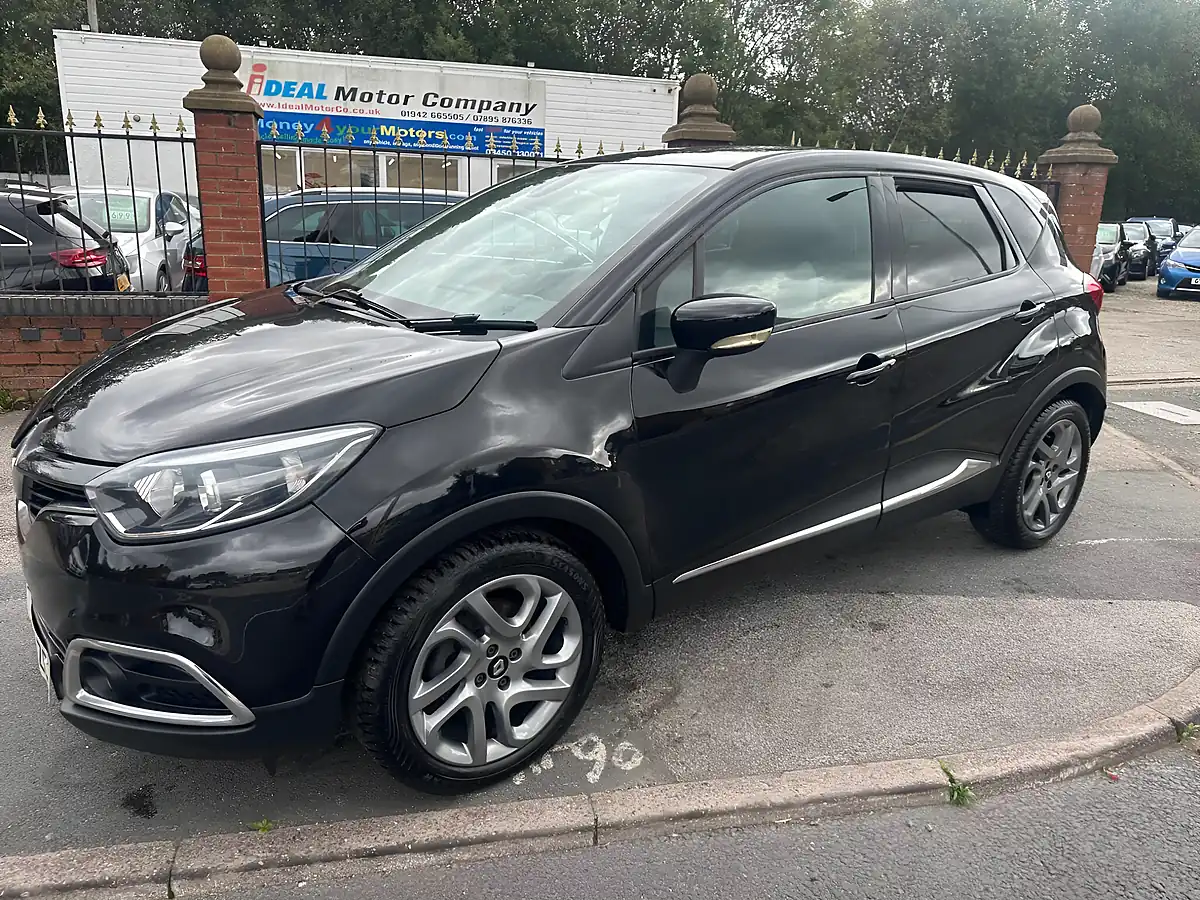 Used 2014 Renault Captur Dynamique S Medianav Black - Interior and Exterior details 9