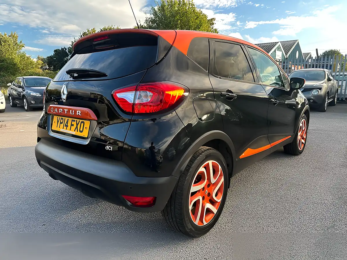 Used 2014 Renault Captur Dynamique S Medianav Black - Interior and Exterior details 11