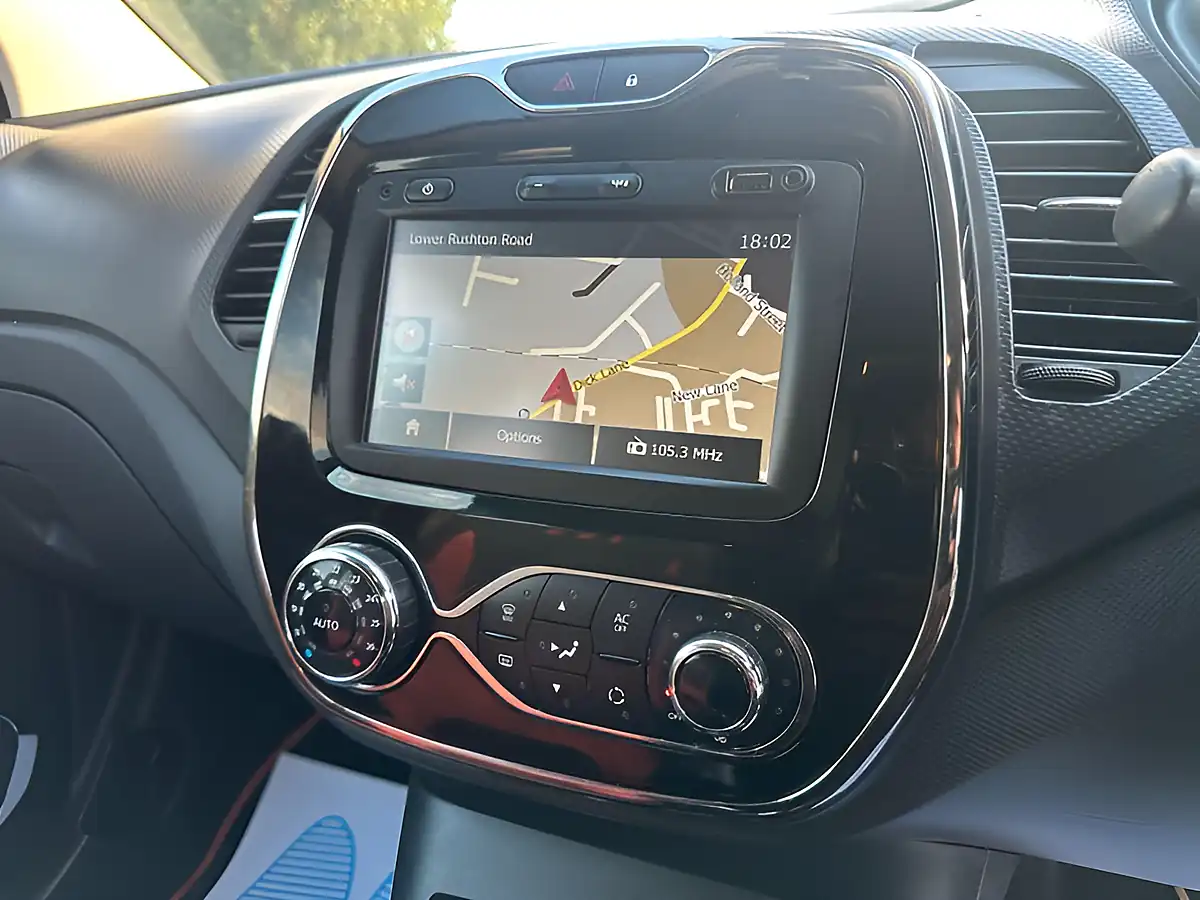 Used 2014 Renault Captur Dynamique S Medianav Black - Interior and Exterior details 15