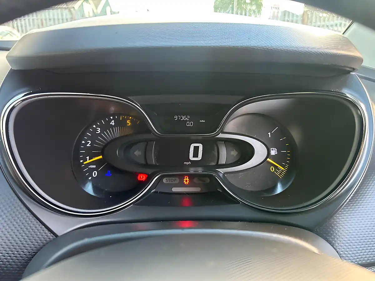 Used 2014 Renault Captur Dynamique S Medianav Black - Interior and Exterior details 17