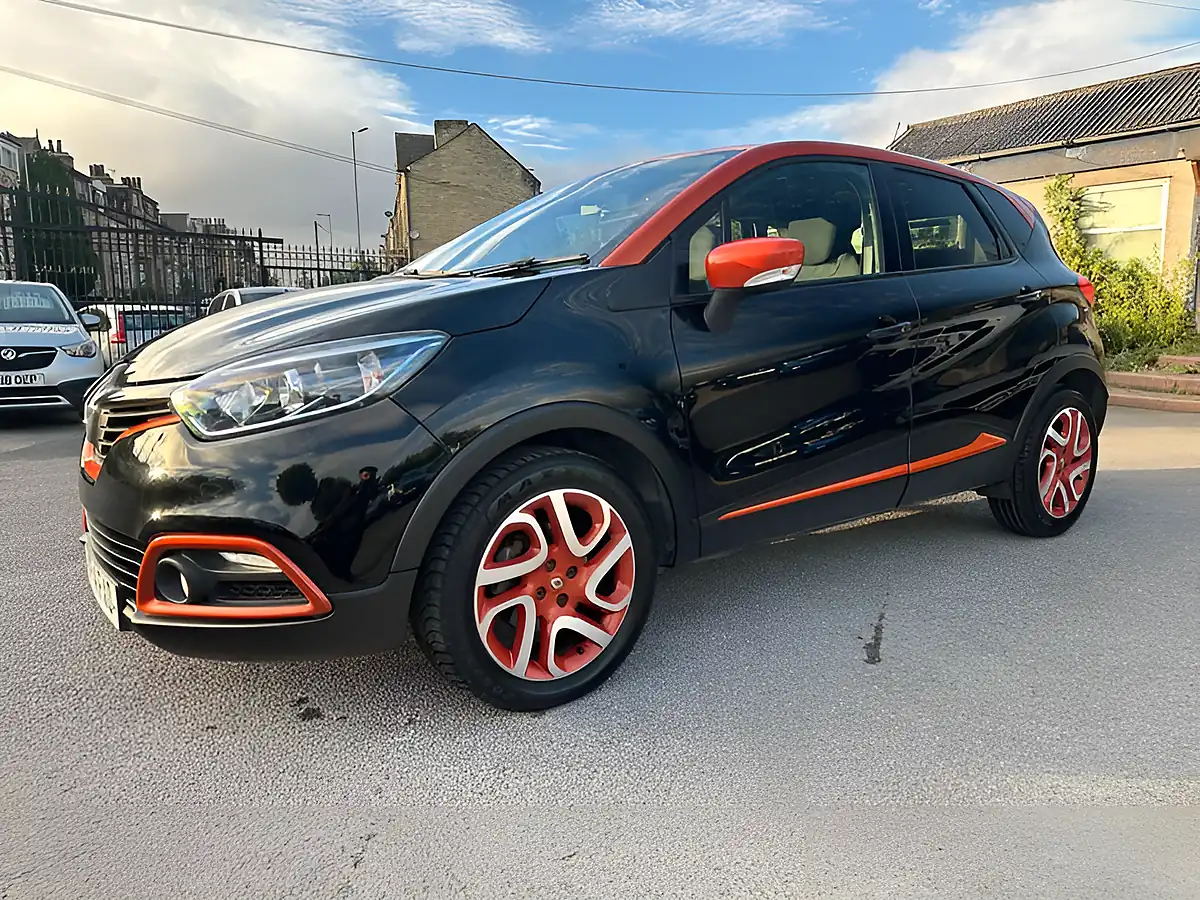 Used 2014 Renault Captur Dynamique S Medianav Black - Interior and Exterior details 5
