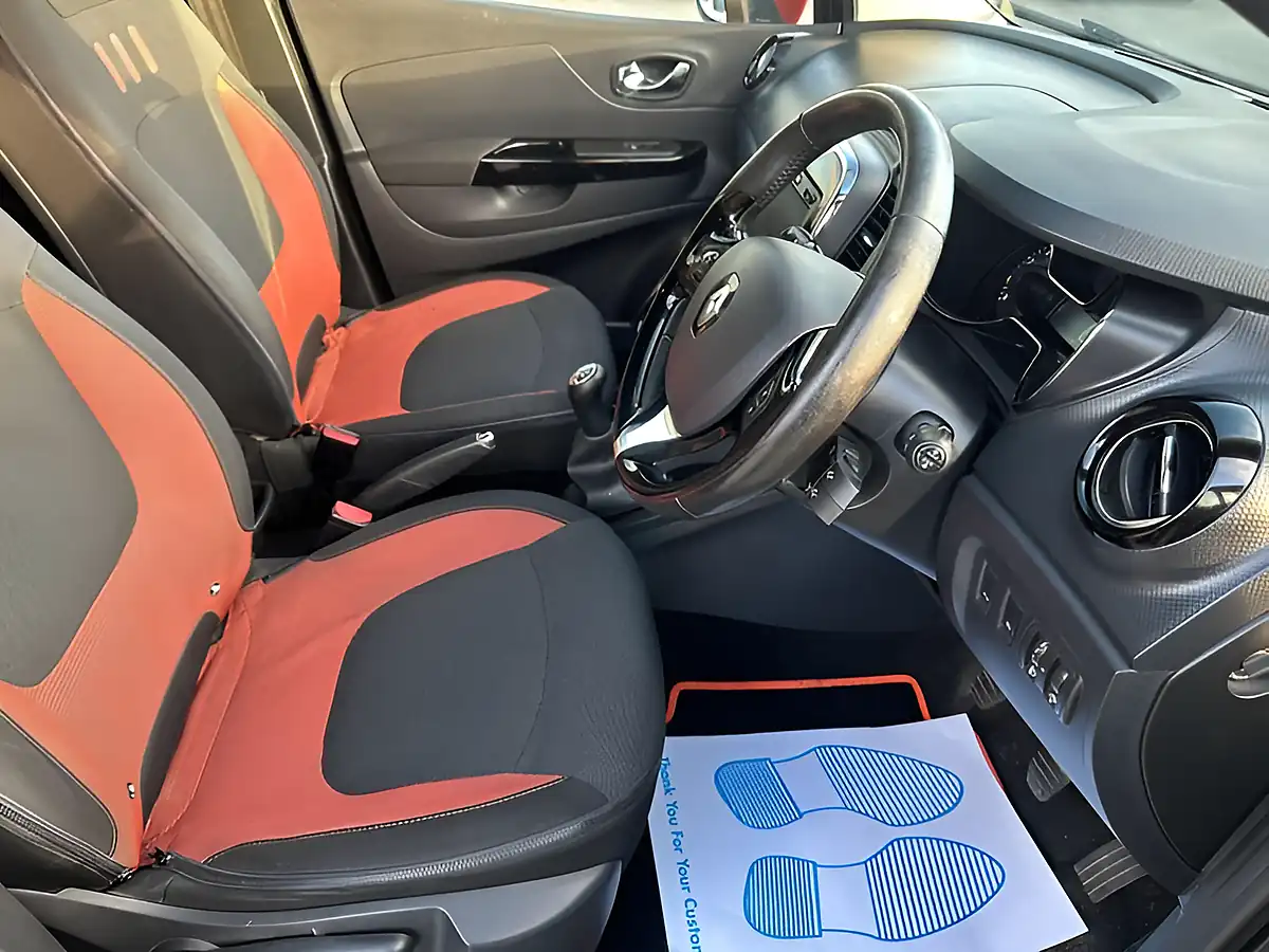 Used 2014 Renault Captur Dynamique S Medianav Black - Interior and Exterior details 6