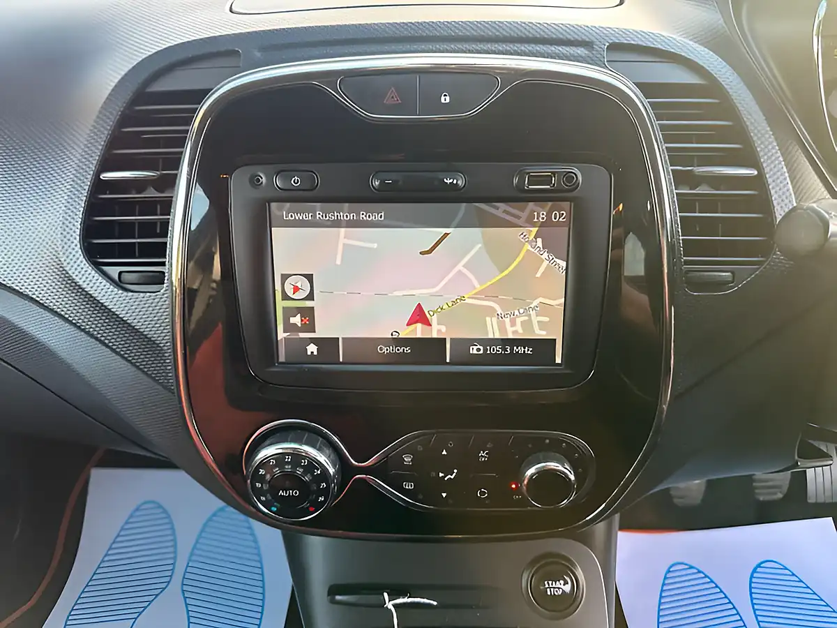 Used 2014 Renault Captur Dynamique S Medianav Black - Interior and Exterior details 7