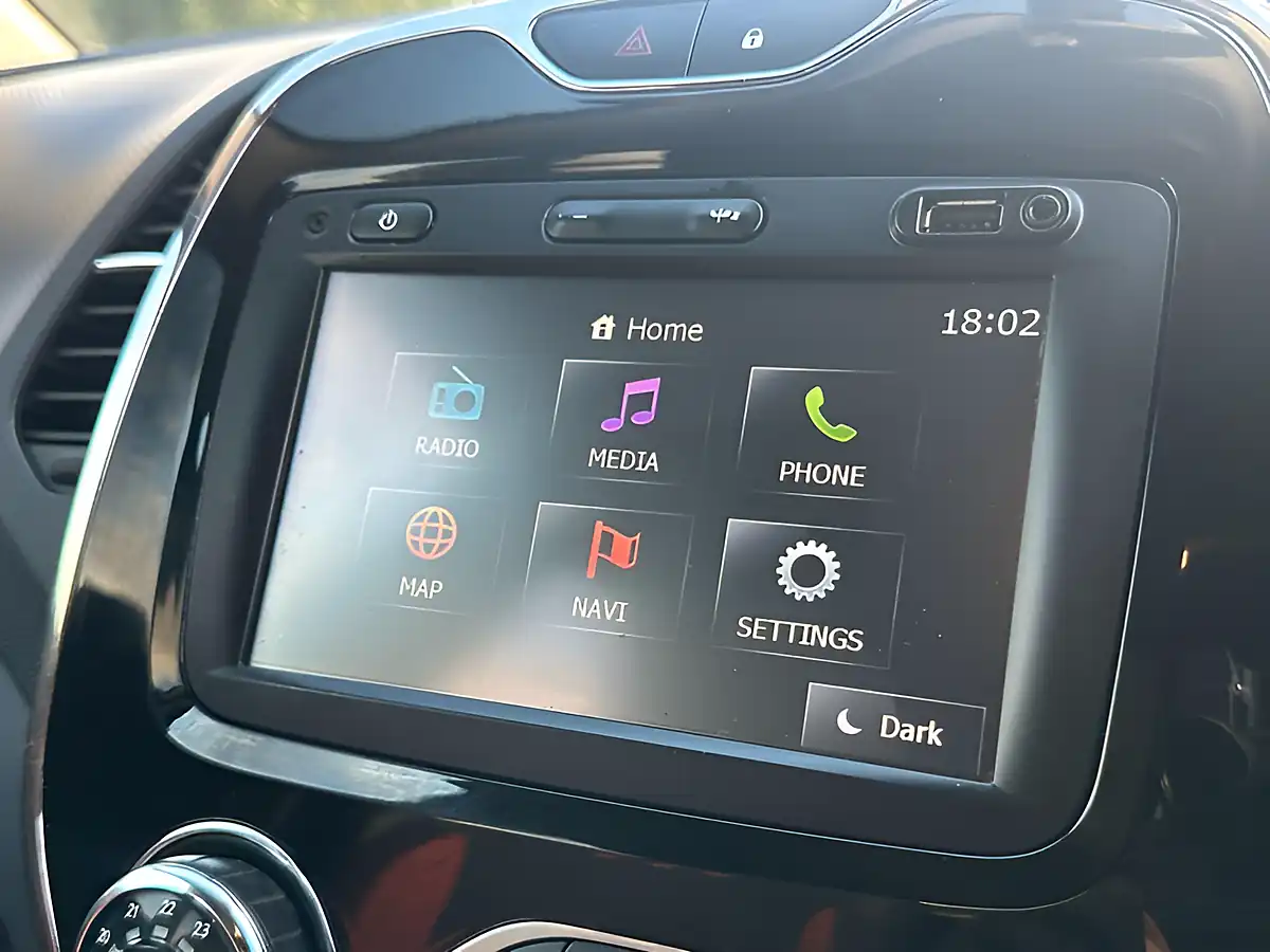Used 2014 Renault Captur Dynamique S Medianav Black - Interior and Exterior details 8