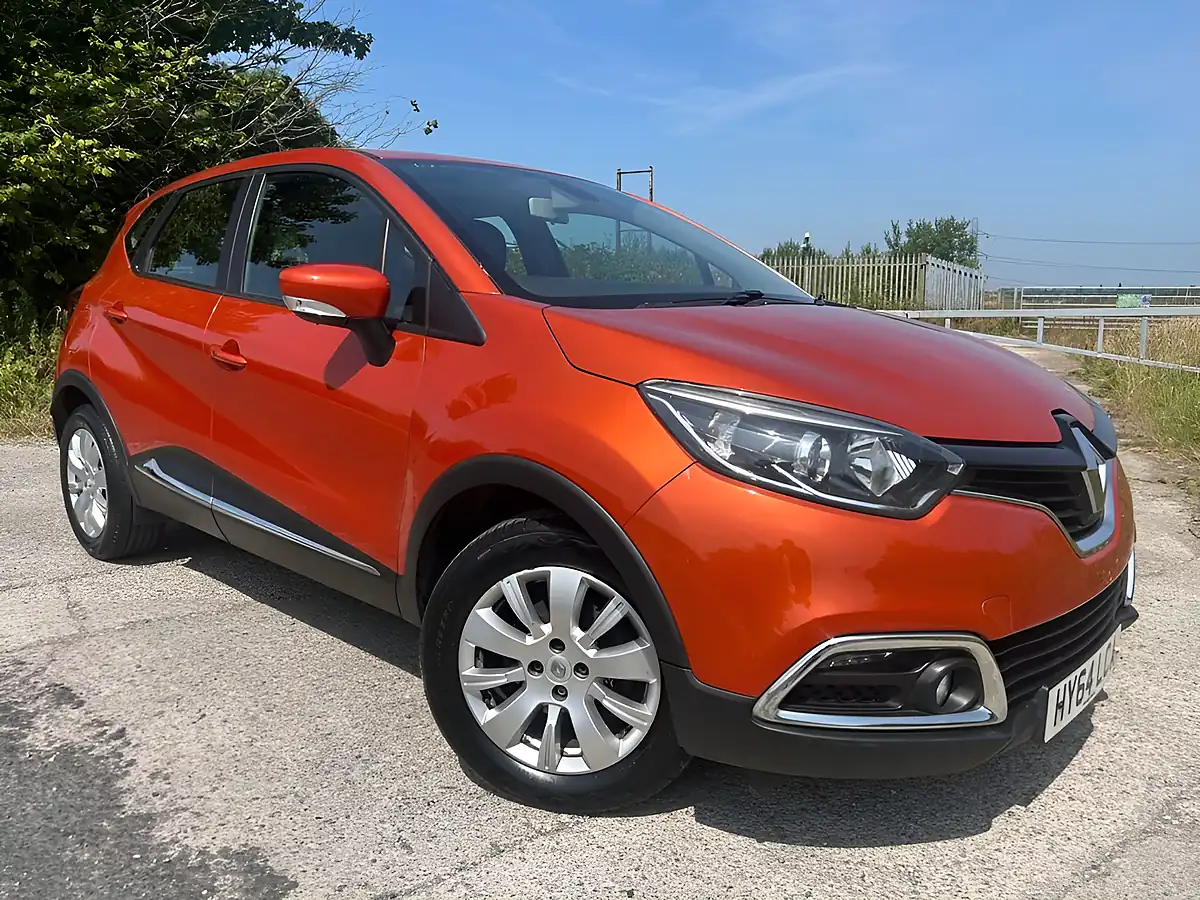 Used 2014 Renault Captur Expression + Convenience Orange - Front View