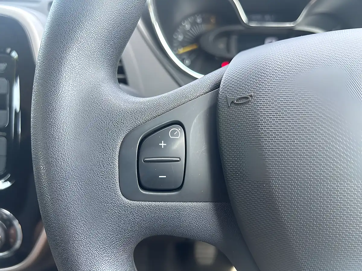 Used 2014 Renault Captur Expression + Convenience Orange - Interior and Exterior details 12