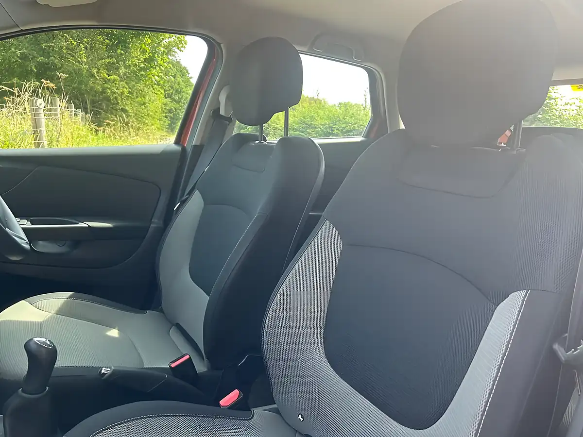 Used 2014 Renault Captur Expression + Convenience Orange - Interior and Exterior details 17