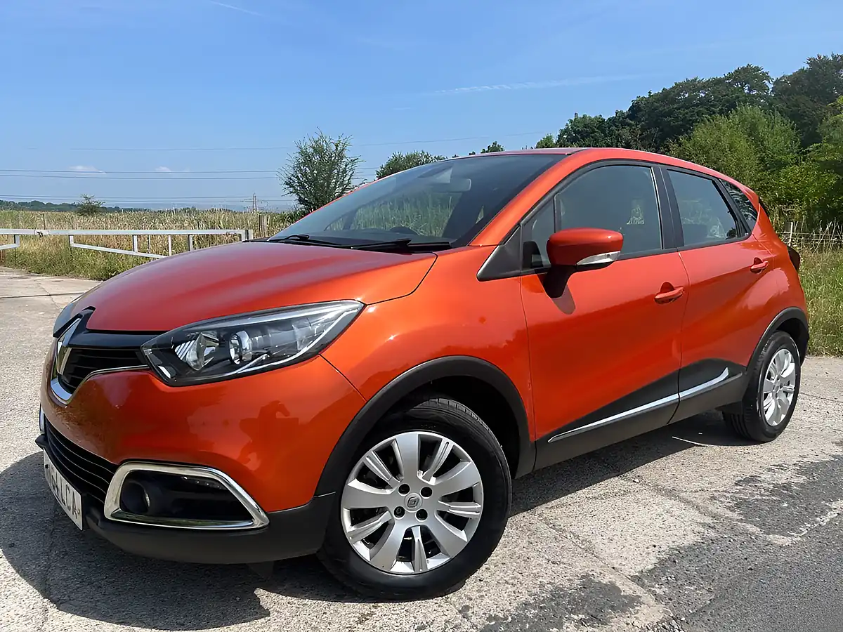 Used 2014 Renault Captur Expression + Convenience Orange - Interior and Exterior details 4