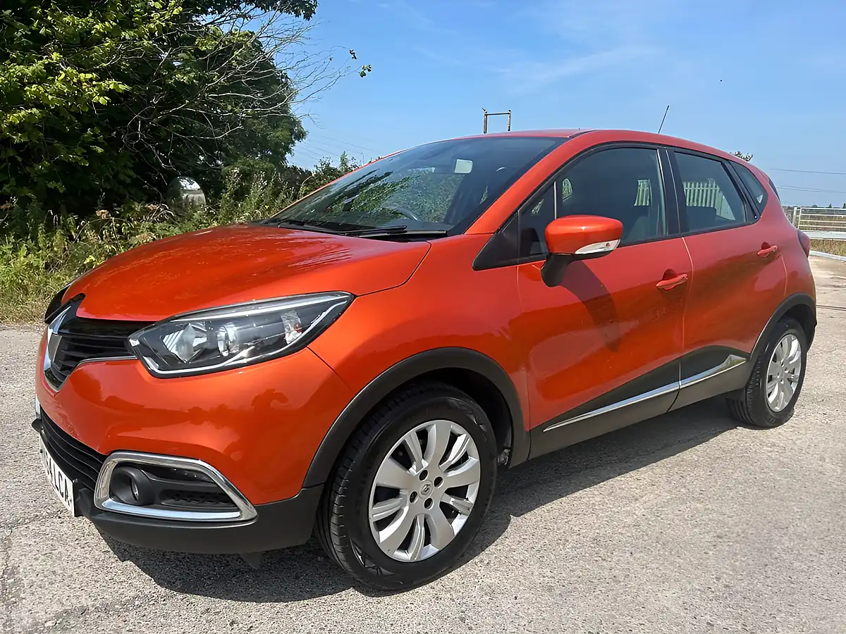 Used 2014 Renault Captur Expression + Convenience Orange - Interior and Exterior details 8