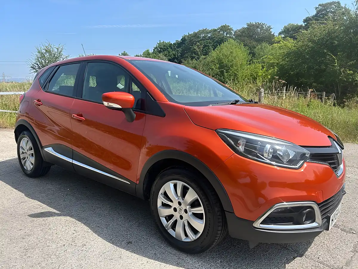 Used 2014 Renault Captur Expression + Convenience Orange - Interior and Exterior details 9