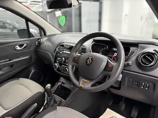 Used 2014 Renault Captur Expression + Convenience Silver - Interior and Exterior details 11
