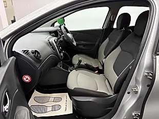 Used 2014 Renault Captur Expression + Convenience Silver - Interior and Exterior details 18