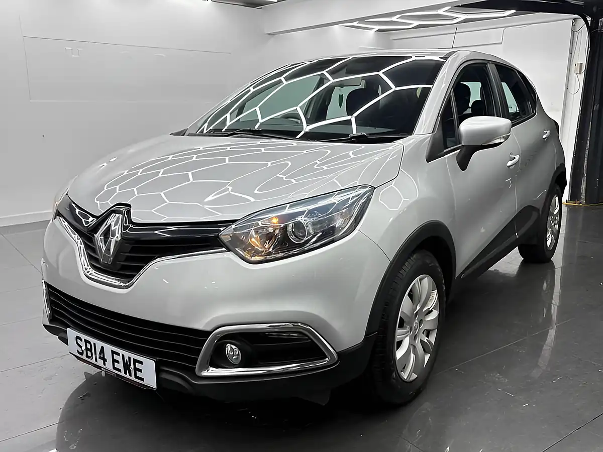 Used 2014 Renault Captur Expression + Convenience Silver - Interior and Exterior details 6
