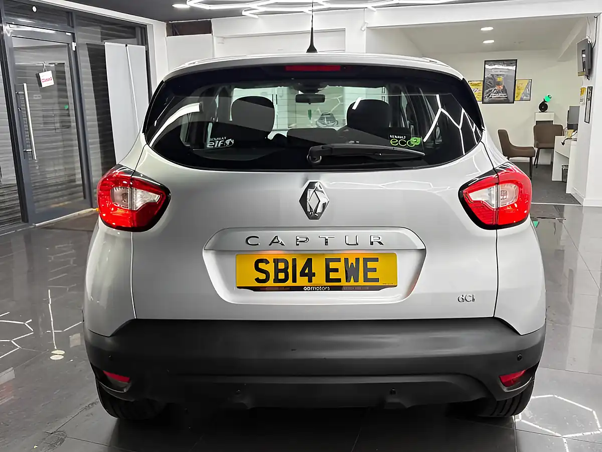 Used 2014 Renault Captur Expression + Convenience Silver - Interior and Exterior details 9