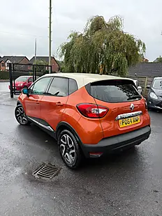 Used 2014 Renault Captur Orange - Interior and Exterior details 5