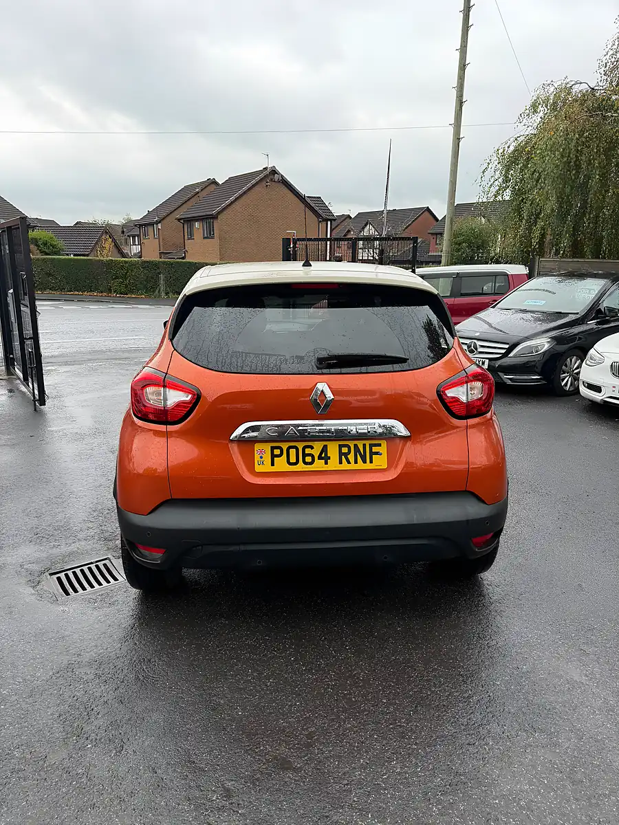 Used 2014 Renault Captur Orange - Interior and Exterior details 6