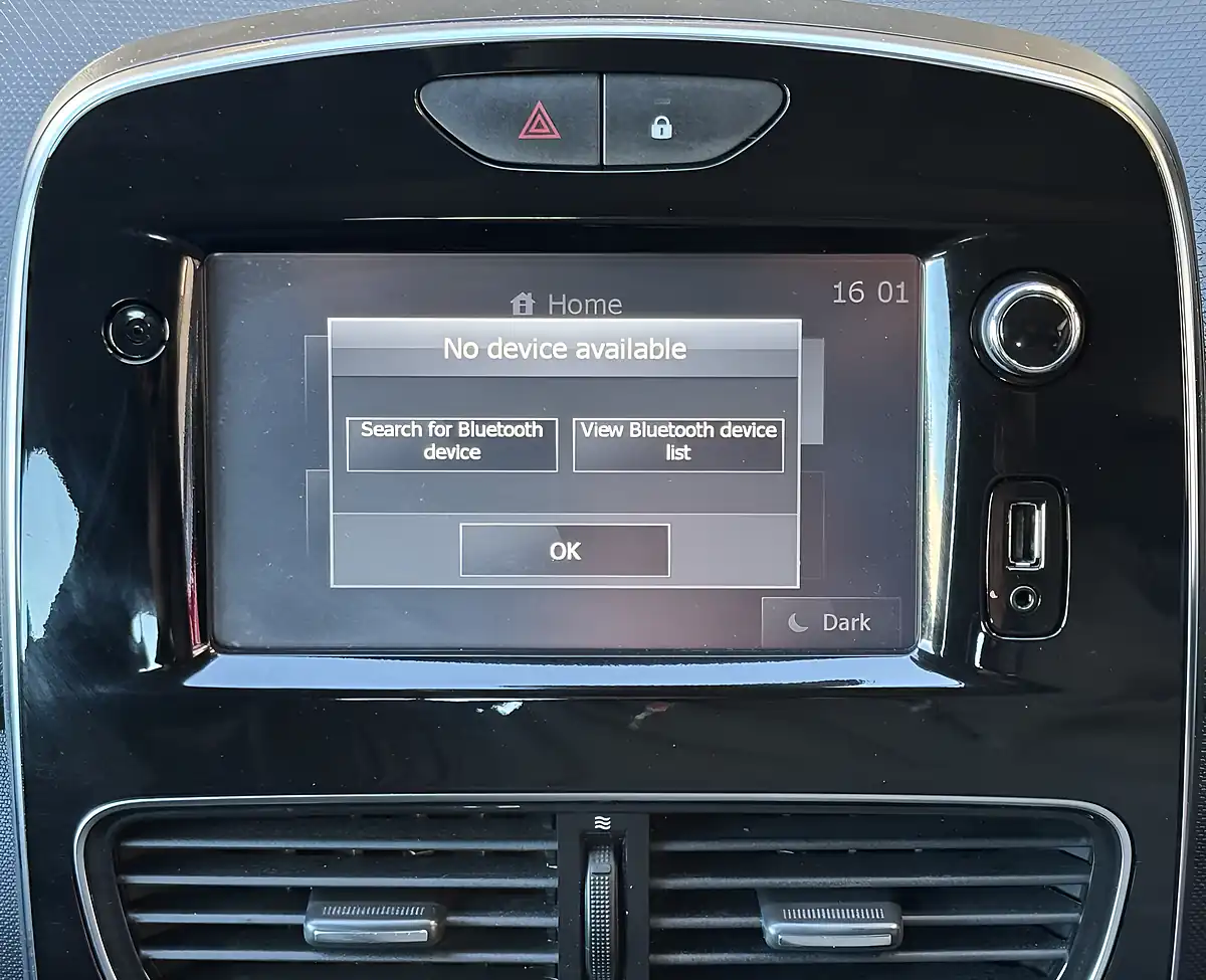 Used 2014 Renault Clio Dynamique Media Nav Black - Interior and Exterior details 15