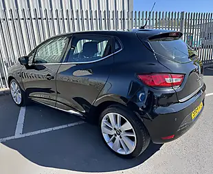 Used 2014 Renault Clio Dynamique Media Nav Black - Interior and Exterior details 4