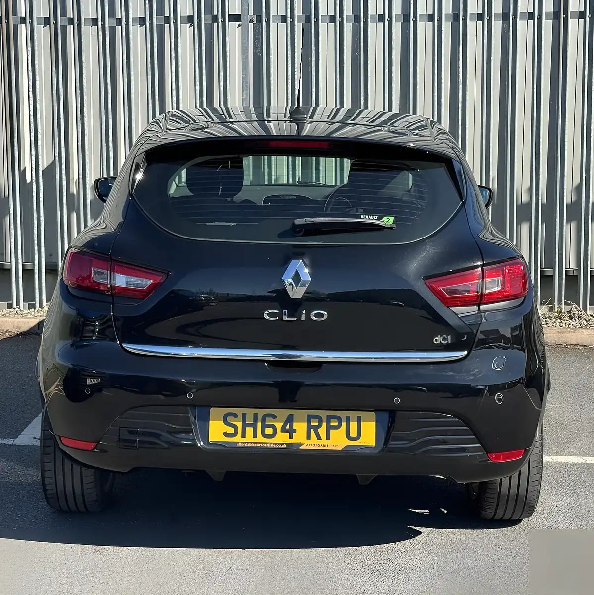 Used 2014 Renault Clio Dynamique Media Nav Black - Interior and Exterior details 6