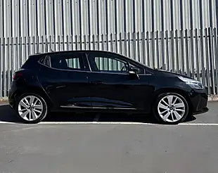 Used 2014 Renault Clio Dynamique Media Nav Black - Interior and Exterior details 7