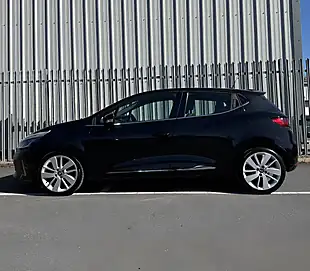 Used 2014 Renault Clio Dynamique Media Nav Black - Interior and Exterior details 8