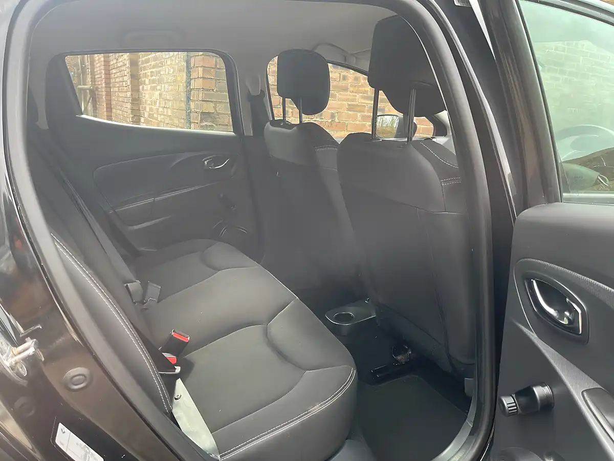 Used 2014 Renault Clio Dynamique Medianav Black - Interior and Exterior details 10