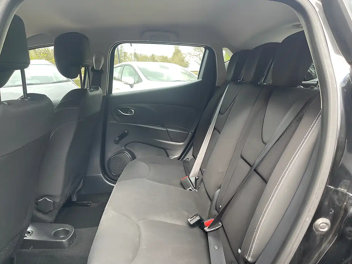 Used 2014 Renault Clio Dynamique Medianav Black - Interior and Exterior details 12