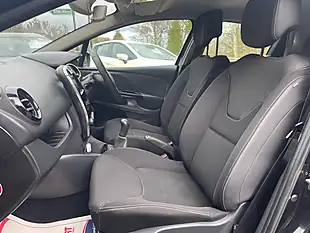 Used 2014 Renault Clio Dynamique Medianav Black - Interior and Exterior details 16