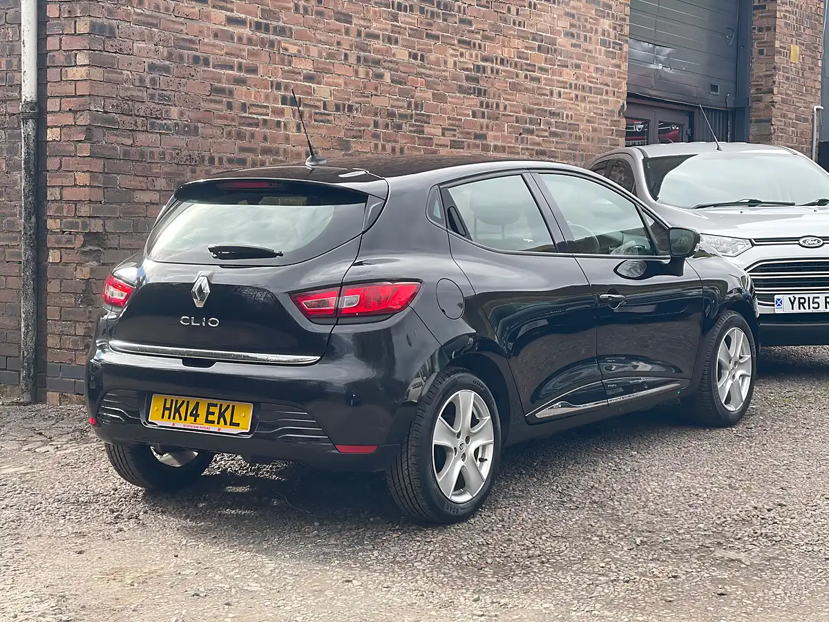 Used 2014 Renault Clio Dynamique Medianav Black - Interior and Exterior details 6