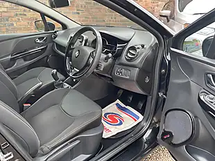 Used 2014 Renault Clio Dynamique Medianav Black - Interior and Exterior details 8
