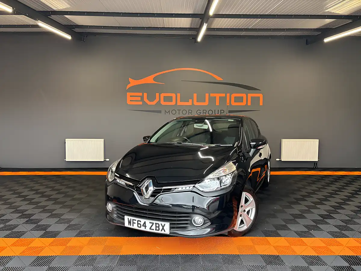 Used 2014 Renault Clio Dynamique Medianav Black - Front View