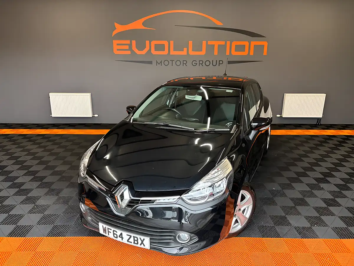 Used 2014 Renault Clio Dynamique Medianav Black - Interior and Exterior details 7