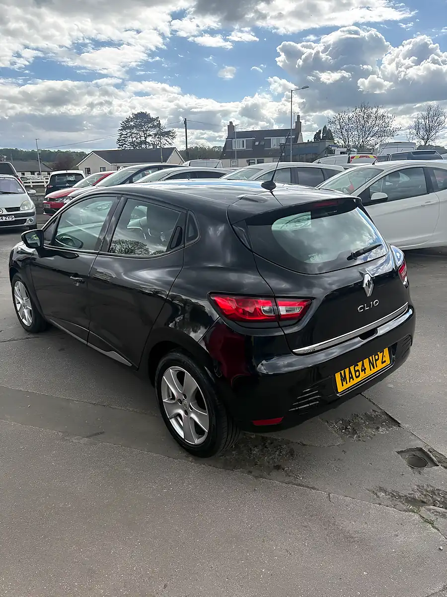 Used 2014 Renault Clio Dynamique Medianav Black - Interior and Exterior details 3