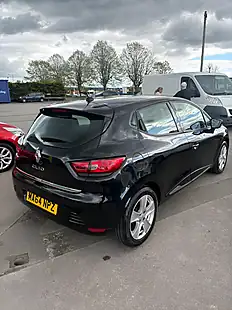 Used 2014 Renault Clio Dynamique Medianav Black - Interior and Exterior details 4