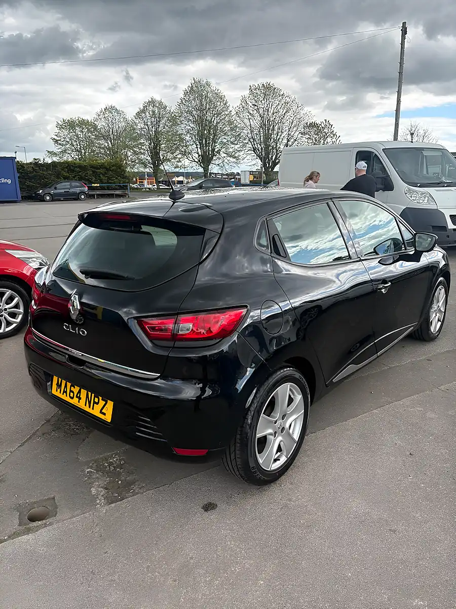 Used 2014 Renault Clio Dynamique Medianav Black - Interior and Exterior details 4
