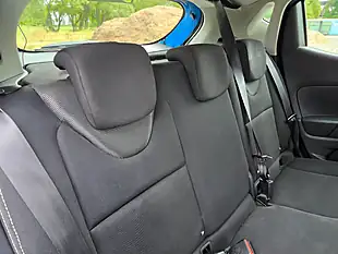 Used 2014 Renault Clio Dynamique Medianav Blue - Interior and Exterior details 11