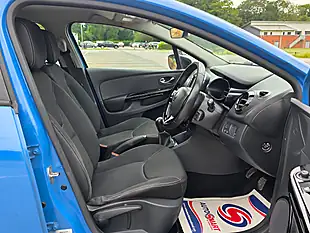 Used 2014 Renault Clio Dynamique Medianav Blue - Interior and Exterior details 13