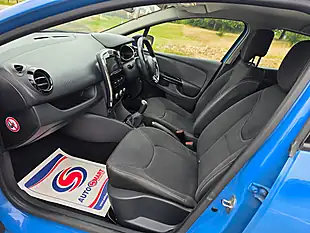 Used 2014 Renault Clio Dynamique Medianav Blue - Interior and Exterior details 9