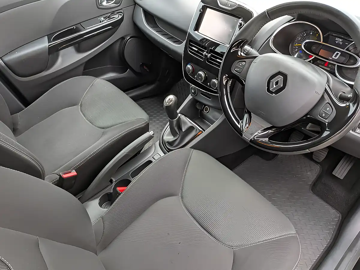Used 2014 Renault Clio Dynamique Medianav Energy Black - Interior and Exterior details 10