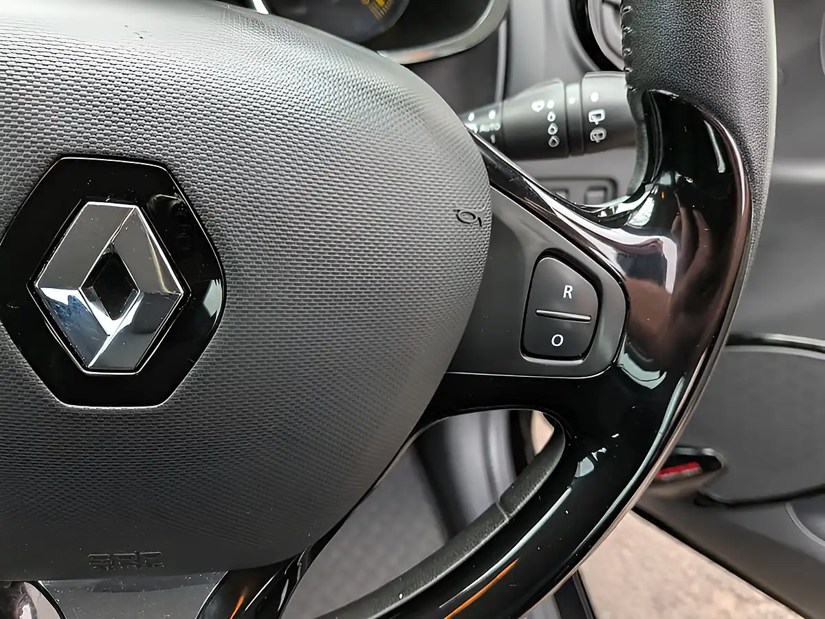 Used 2014 Renault Clio Dynamique Medianav Energy Black - Interior and Exterior details 13
