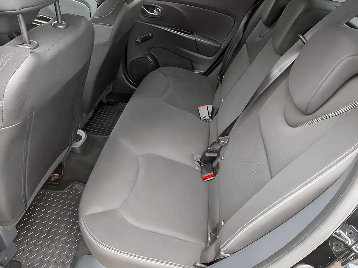 Used 2014 Renault Clio Dynamique Medianav Energy Black - Interior and Exterior details 19