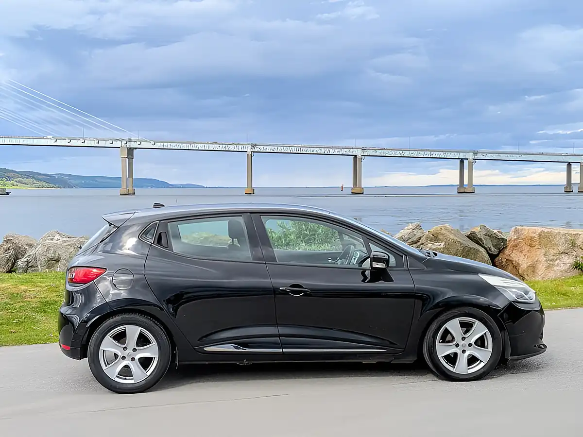 Used 2014 Renault Clio Dynamique Medianav Energy Black - Interior and Exterior details 4